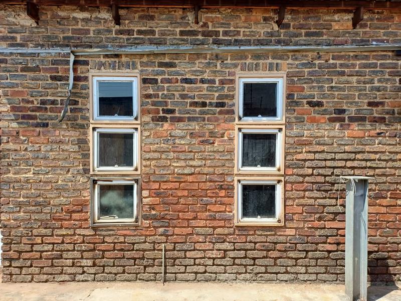 5 Bedroom Property for Sale in Nimrodpark Gauteng