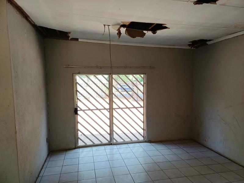 5 Bedroom Property for Sale in Nimrodpark Gauteng