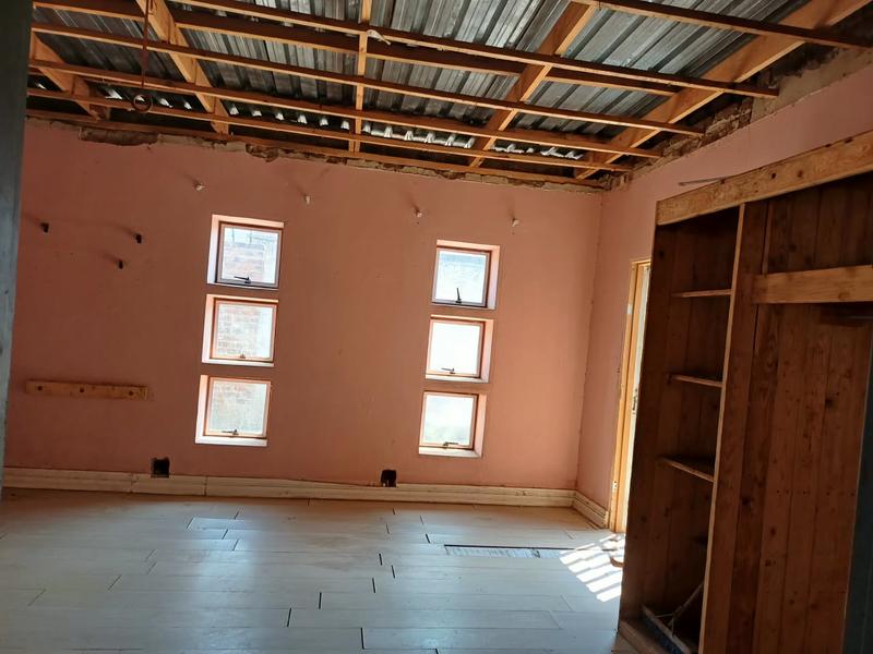 5 Bedroom Property for Sale in Nimrodpark Gauteng