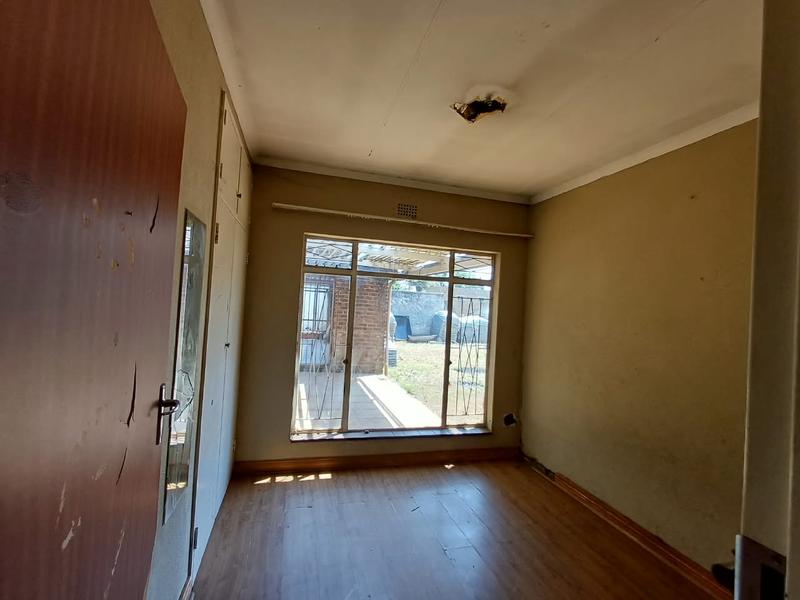 5 Bedroom Property for Sale in Nimrodpark Gauteng
