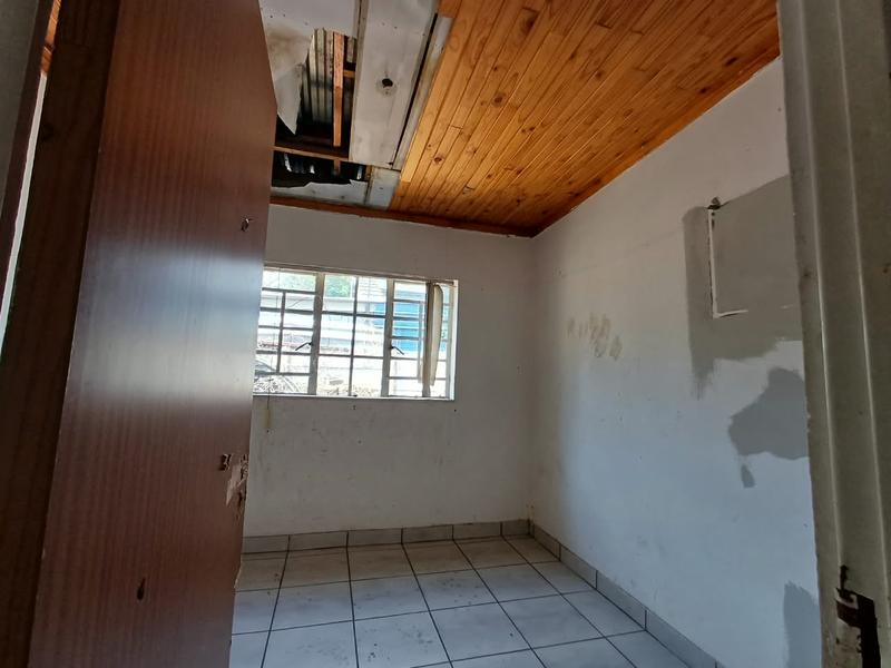 5 Bedroom Property for Sale in Nimrodpark Gauteng