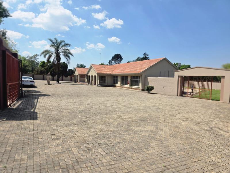 Commercial Property for Sale in Bedworth Park Gauteng