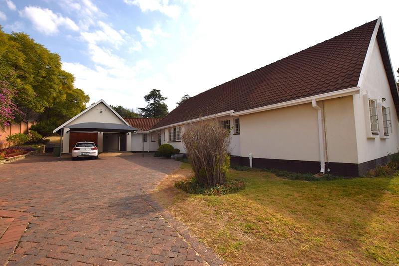 To Let 4 Bedroom Property for Rent in Bryanston Gauteng