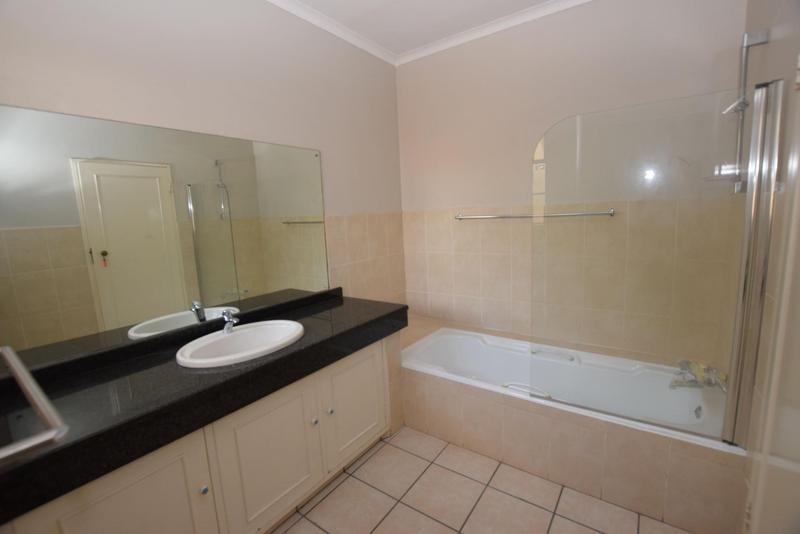 To Let 4 Bedroom Property for Rent in Bryanston Gauteng