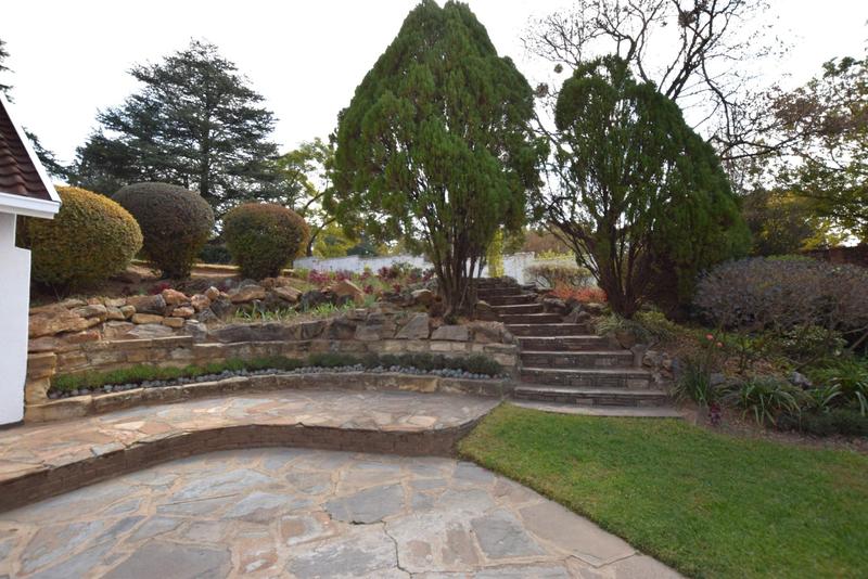 To Let 4 Bedroom Property for Rent in Bryanston Gauteng