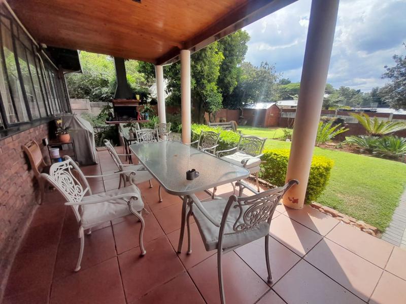 4 Bedroom Property for Sale in Sinoville Gauteng