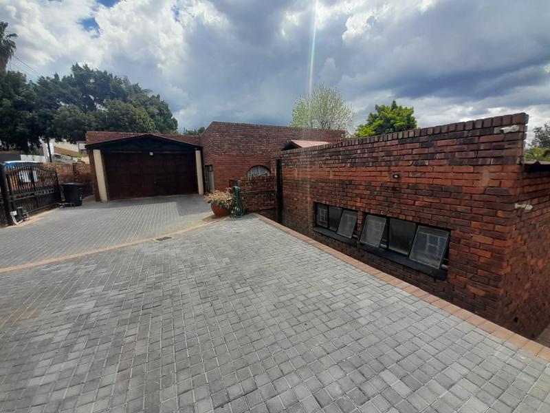 4 Bedroom Property for Sale in Sinoville Gauteng
