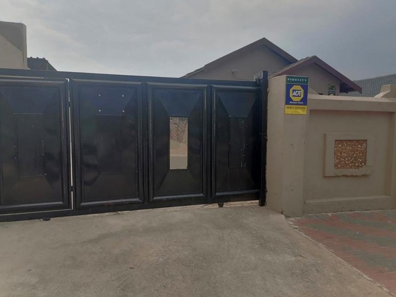 2 Bedroom Property for Sale in Naturena Gauteng