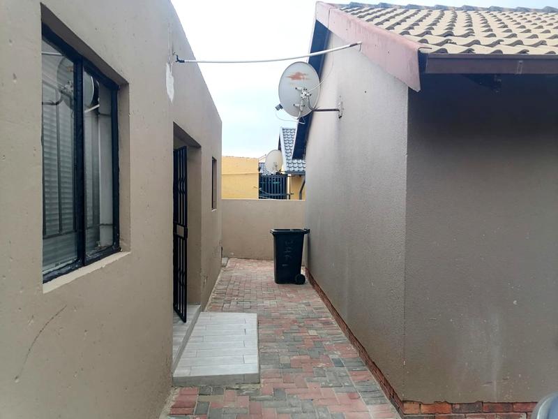 2 Bedroom Property for Sale in Naturena Gauteng