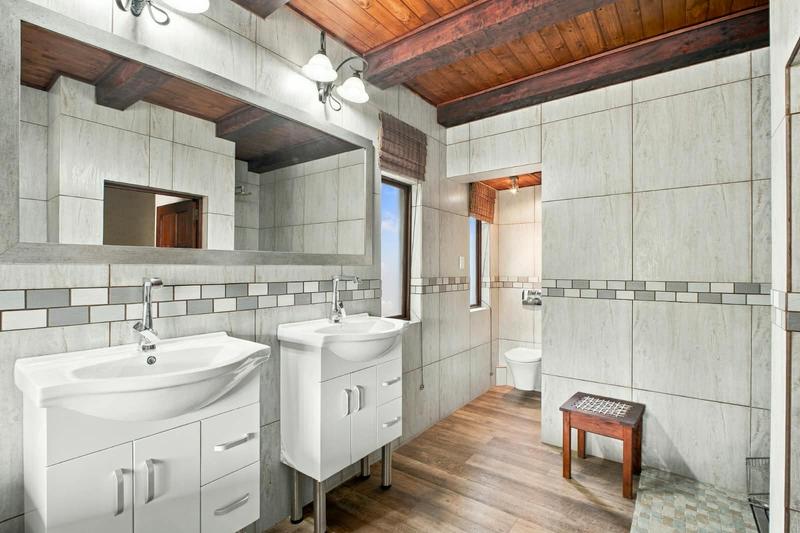 6 Bedroom Property for Sale in Midstream Estate Gauteng