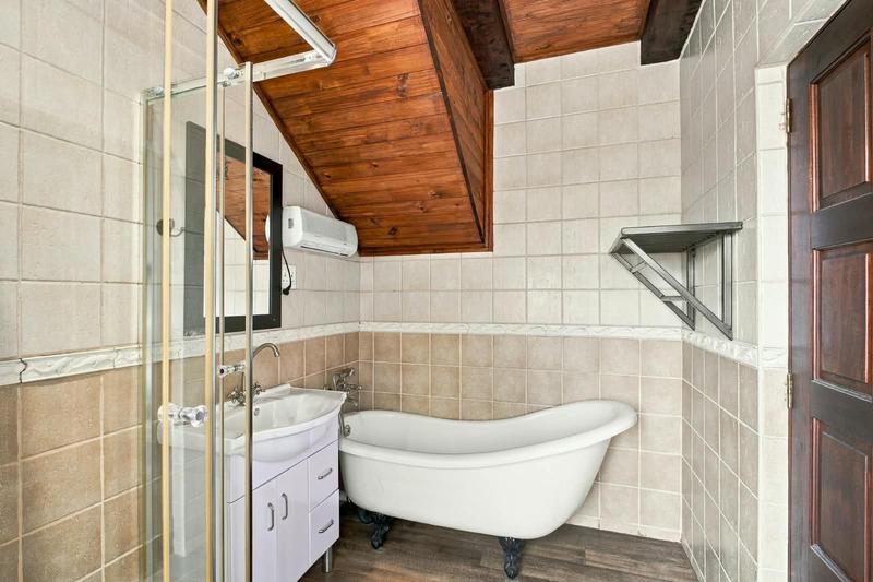 6 Bedroom Property for Sale in Midstream Estate Gauteng