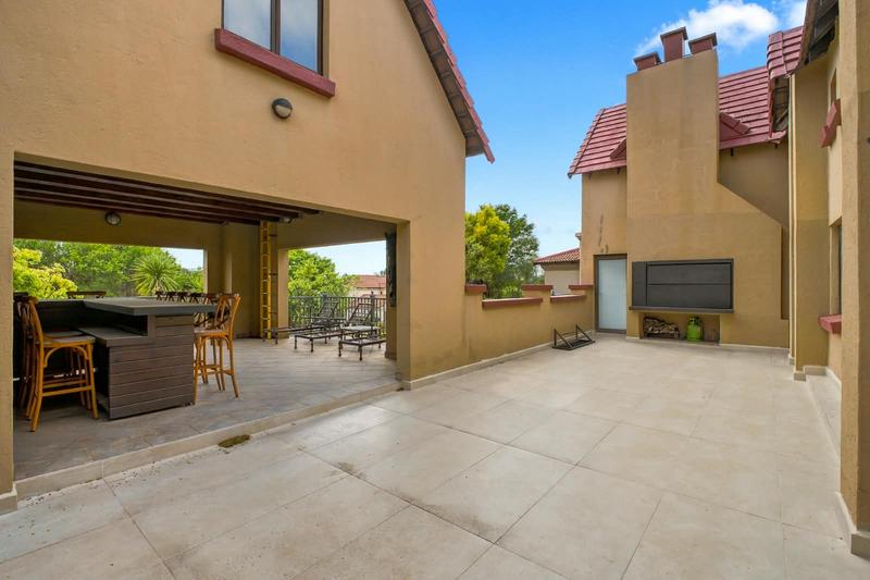 6 Bedroom Property for Sale in Midstream Estate Gauteng