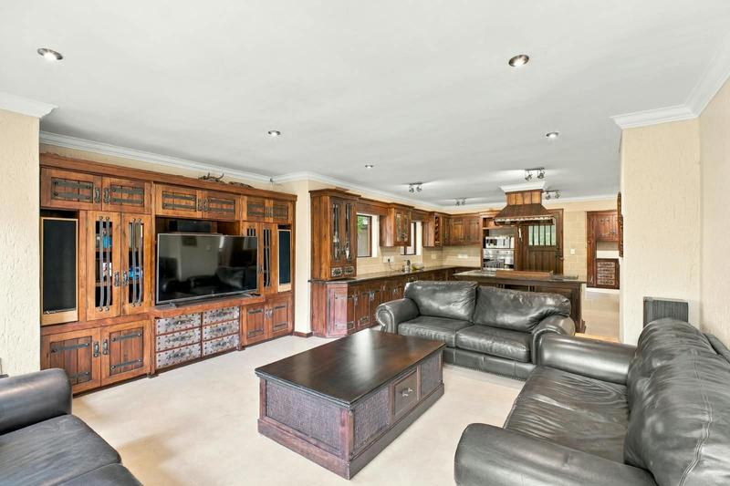 6 Bedroom Property for Sale in Midstream Estate Gauteng