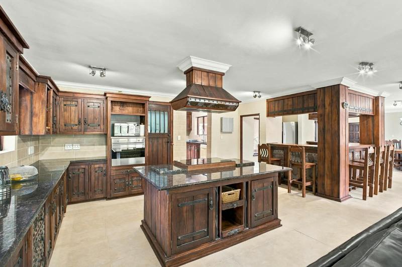 6 Bedroom Property for Sale in Midstream Estate Gauteng