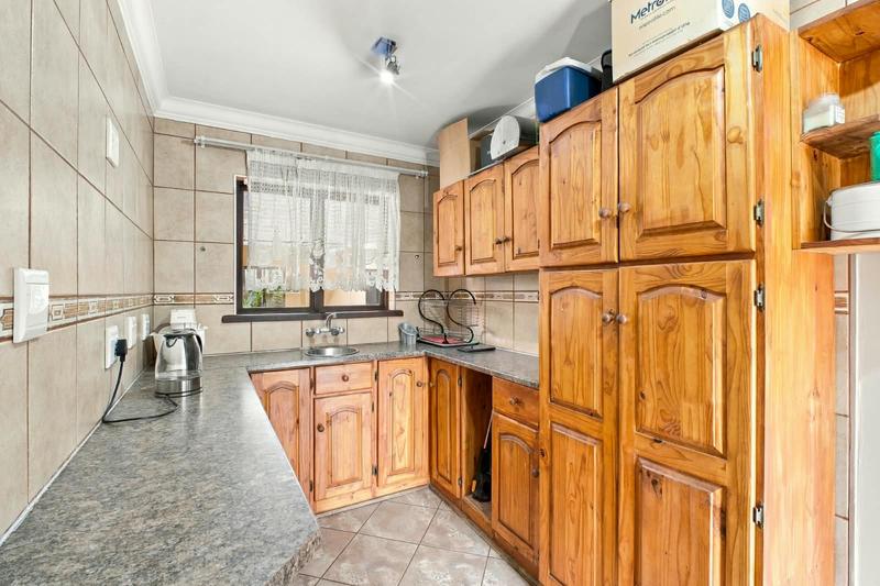 6 Bedroom Property for Sale in Midstream Estate Gauteng