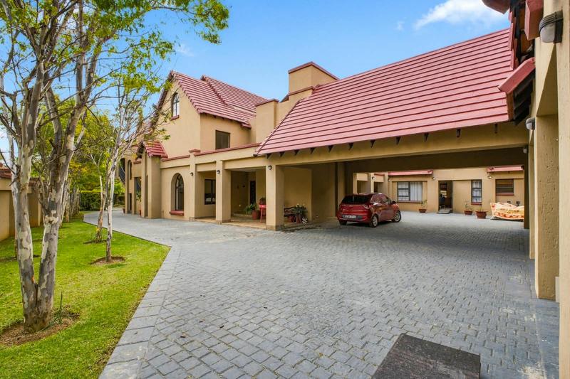 6 Bedroom Property for Sale in Midstream Estate Gauteng