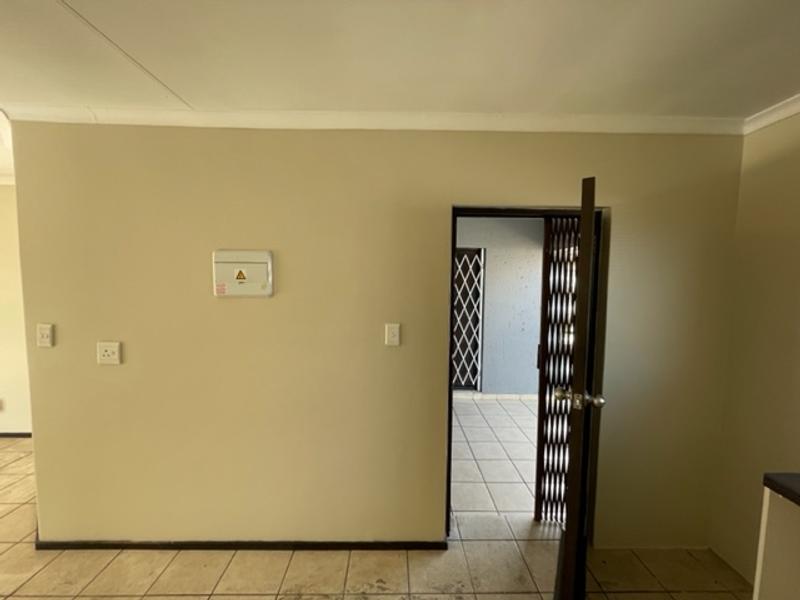 2 Bedroom Property for Sale in Bardene Gauteng