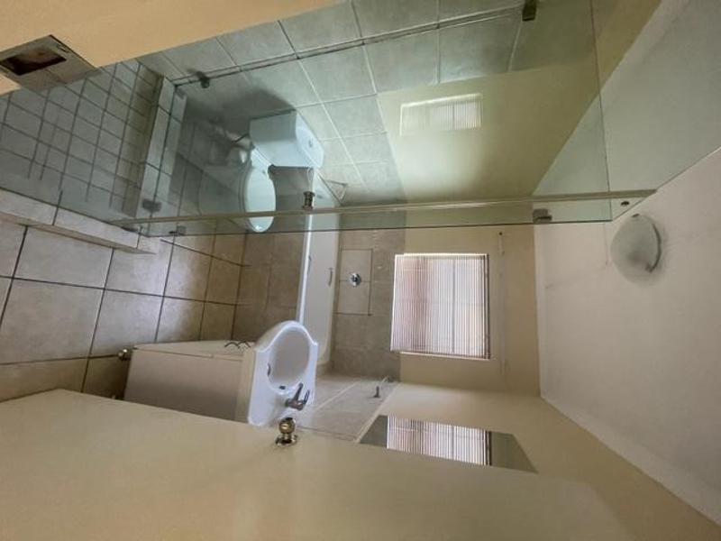 2 Bedroom Property for Sale in Bardene Gauteng
