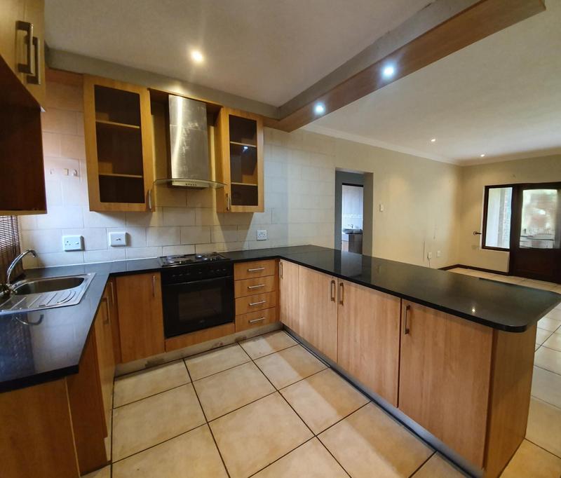 2 Bedroom Property for Sale in Wilro Park Gauteng