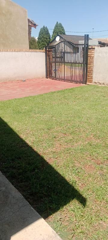 3 Bedroom Property for Sale in Vosloorus Gauteng