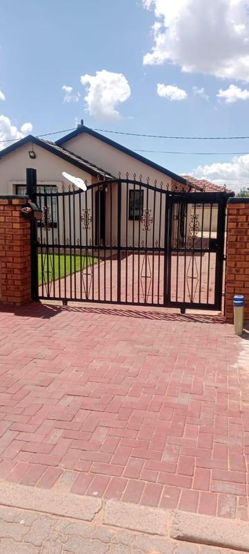 3 Bedroom Property for Sale in Vosloorus Gauteng