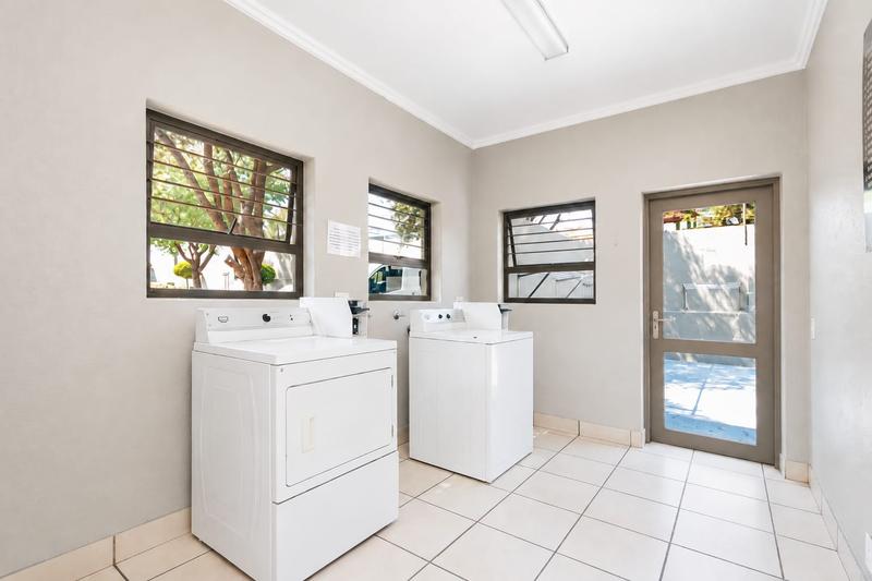 1 Bedroom Property for Sale in Douglasdale Gauteng