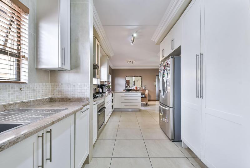 4 Bedroom Property for Sale in Glen Marais Gauteng