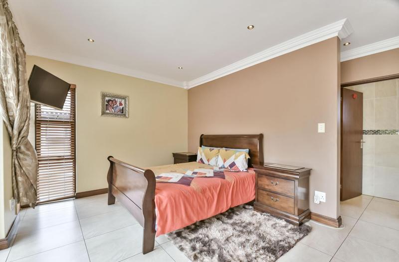 4 Bedroom Property for Sale in Glen Marais Gauteng