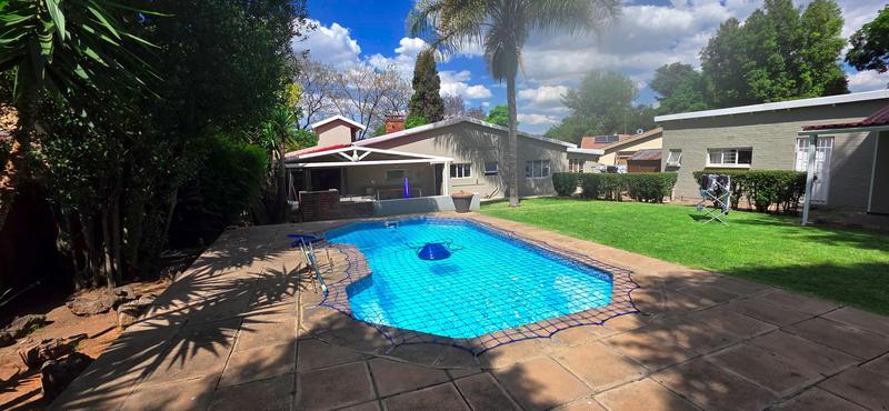 To Let 4 Bedroom Property for Rent in Blairgowrie Gauteng