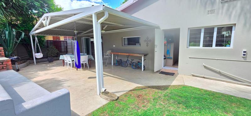 To Let 4 Bedroom Property for Rent in Blairgowrie Gauteng