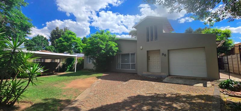 To Let 4 Bedroom Property for Rent in Blairgowrie Gauteng