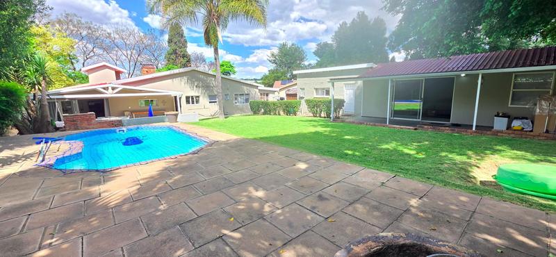 To Let 4 Bedroom Property for Rent in Blairgowrie Gauteng