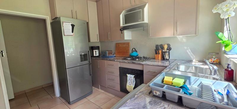 To Let 4 Bedroom Property for Rent in Blairgowrie Gauteng