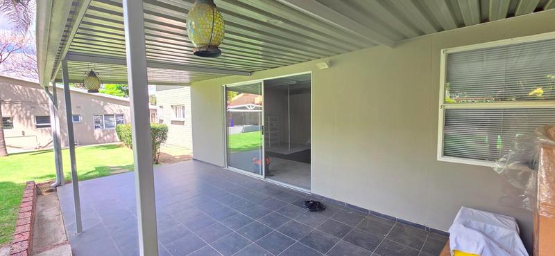 To Let 4 Bedroom Property for Rent in Blairgowrie Gauteng