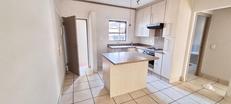 To Let 1 Bedroom Property for Rent in Lonehill Gauteng