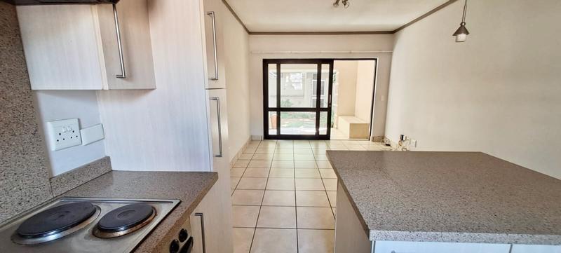 To Let 1 Bedroom Property for Rent in Lonehill Gauteng