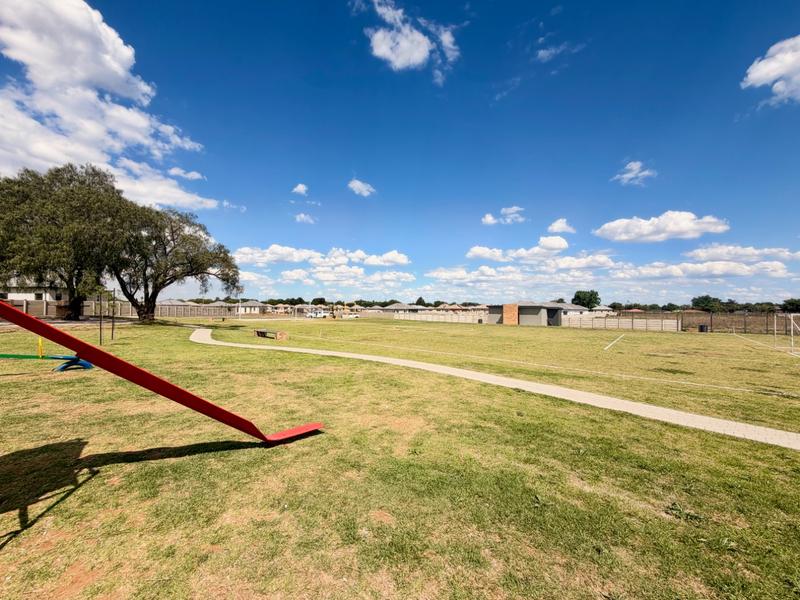 2 Bedroom Property for Sale in Vanderbijlpark CW 5 Gauteng