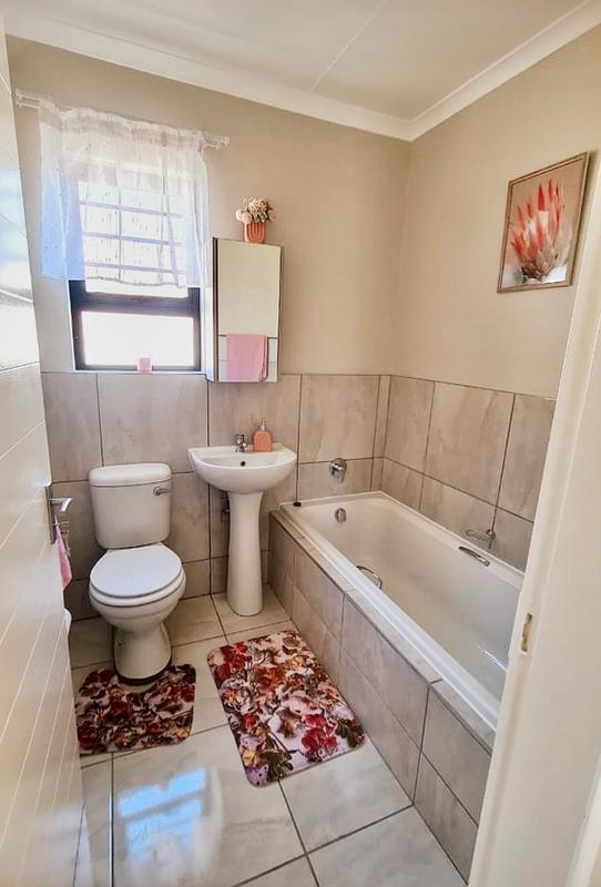 2 Bedroom Property for Sale in Vanderbijlpark CW 5 Gauteng
