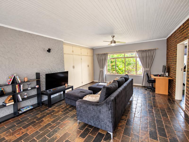 1 Bedroom Property for Sale in Eldoraigne Gauteng