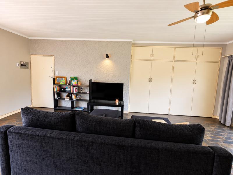 1 Bedroom Property for Sale in Eldoraigne Gauteng