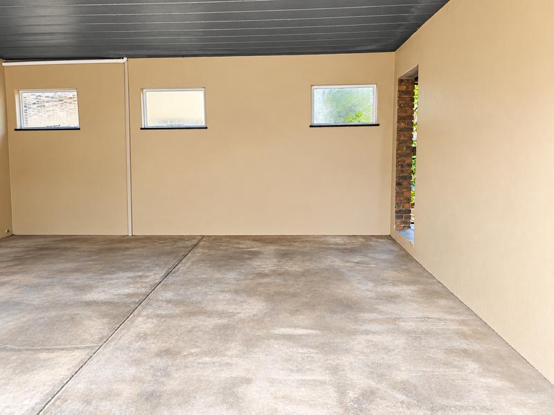 1 Bedroom Property for Sale in Eldoraigne Gauteng