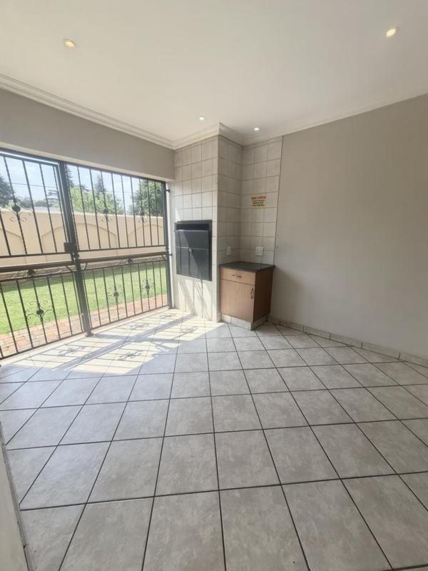 2 Bedroom Property for Sale in Kenleaf Gauteng