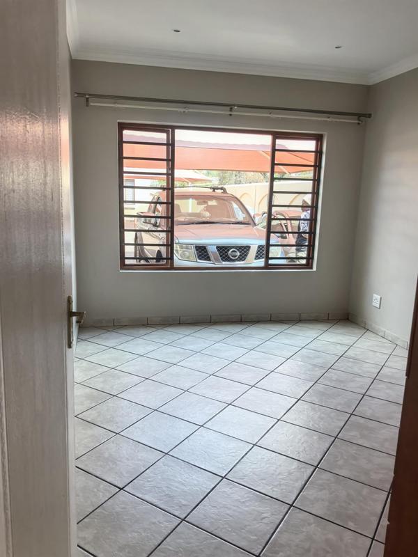 2 Bedroom Property for Sale in Kenleaf Gauteng