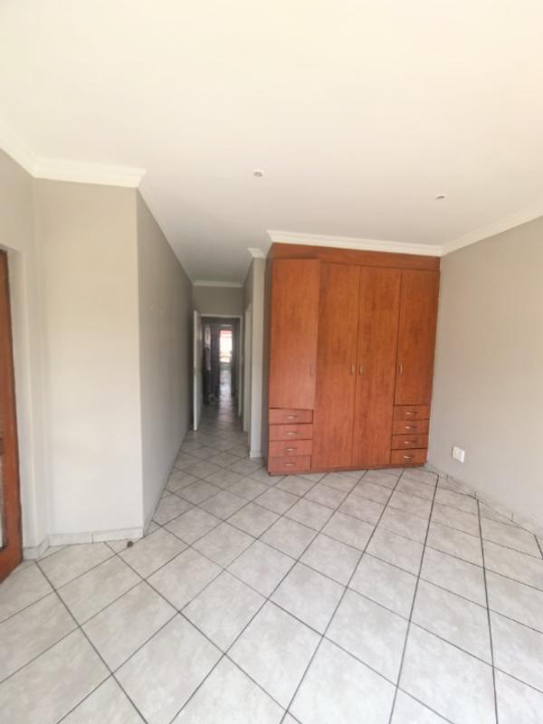 2 Bedroom Property for Sale in Kenleaf Gauteng