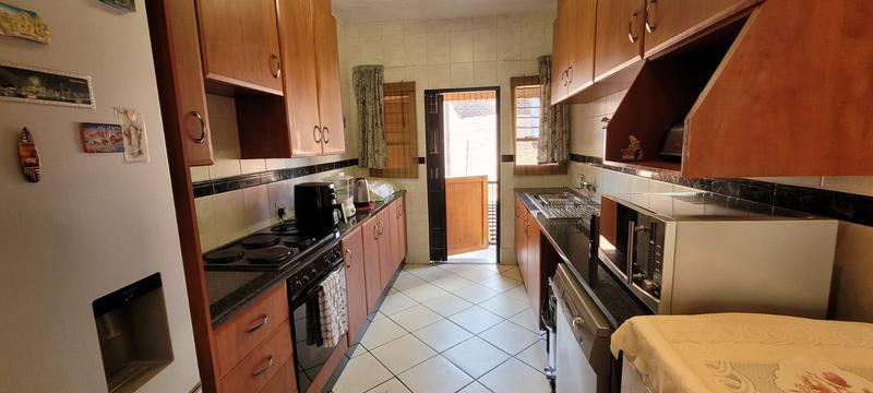2 Bedroom Property for Sale in Liefde en Vrede Gauteng