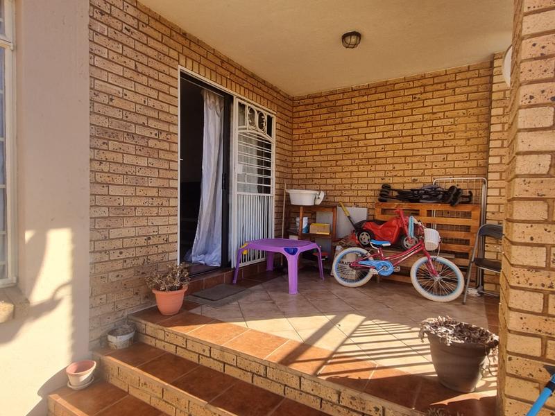 To Let 2 Bedroom Property for Rent in Olympus AH Gauteng