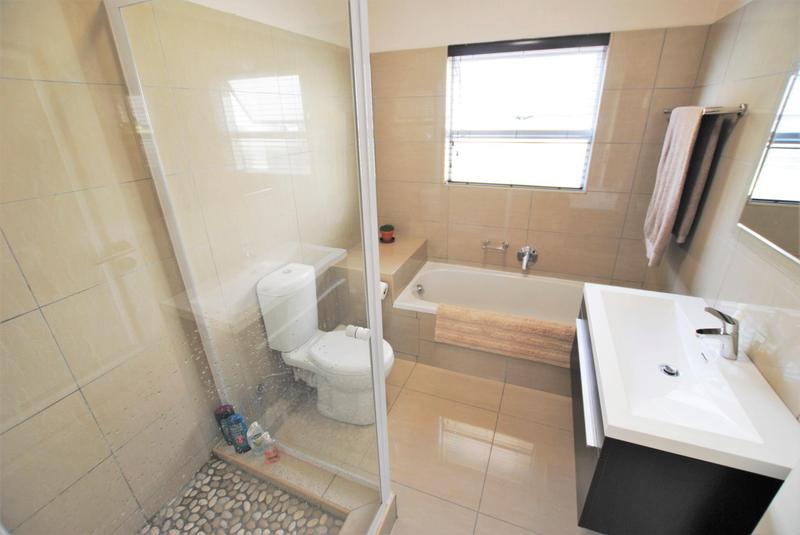 To Let 2 Bedroom Property for Rent in Edenburg Gauteng