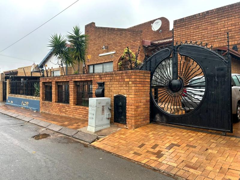 2 Bedroom Property for Sale in Meadowlands Gauteng