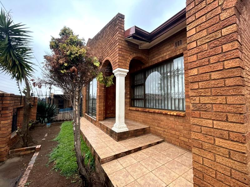 2 Bedroom Property for Sale in Meadowlands Gauteng