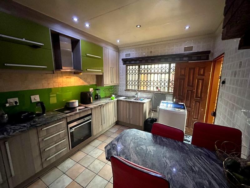 2 Bedroom Property for Sale in Meadowlands Gauteng